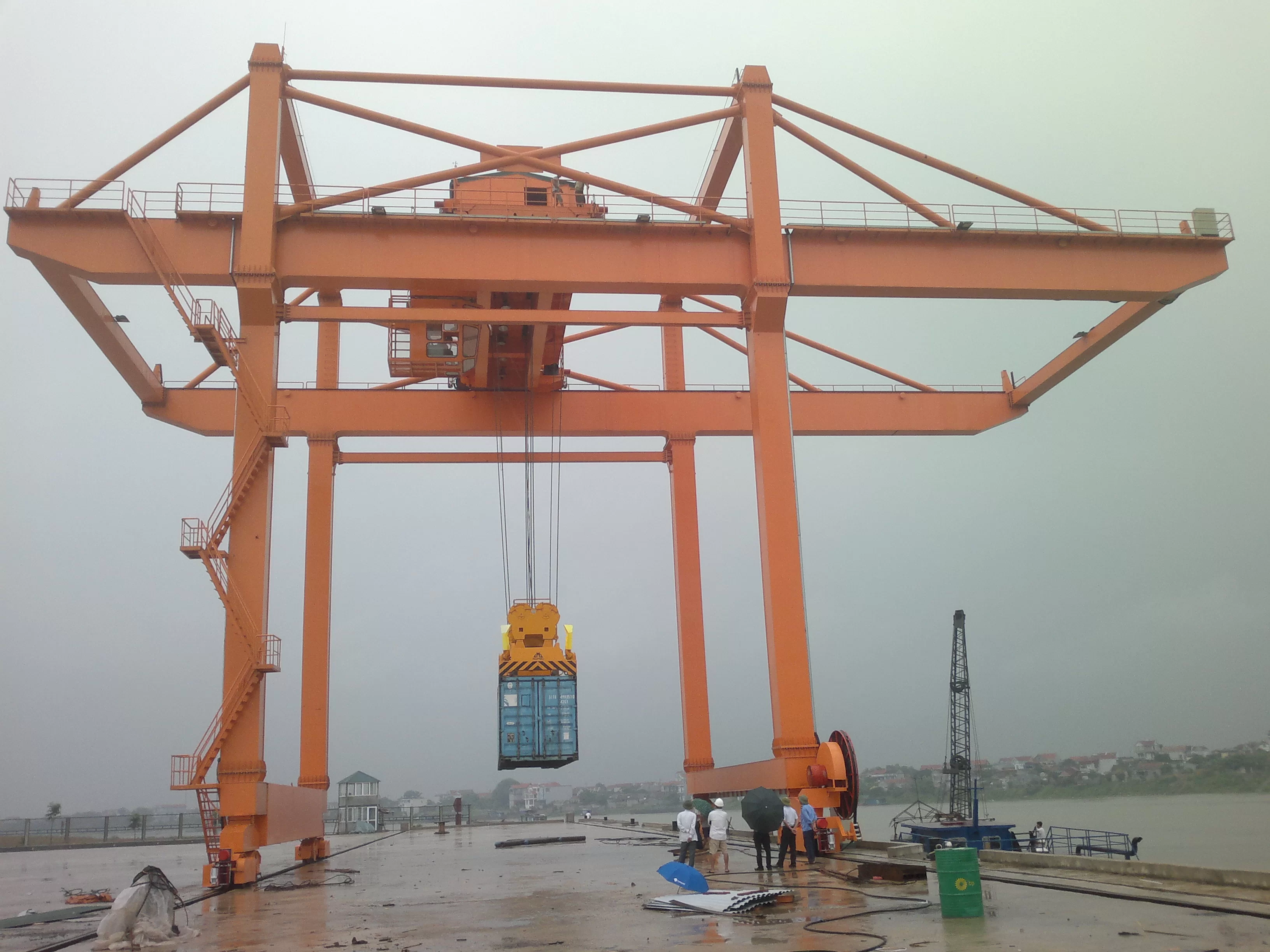 Công trình Cầu Cảng